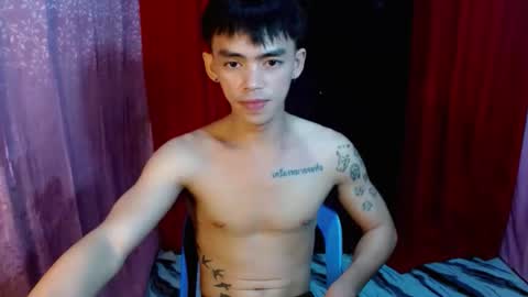urhunky_boy online show from June 8, 3:34 pm