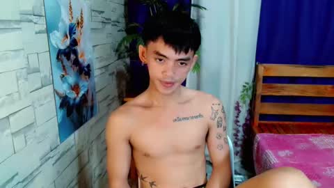 urhunky_boy online show from June 9, 11:05 pm