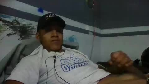 Snapshot of urielgarciabautista976 chatting on March 29, 2:28 pm el chaparrito online show from March 29, 2:28 pm