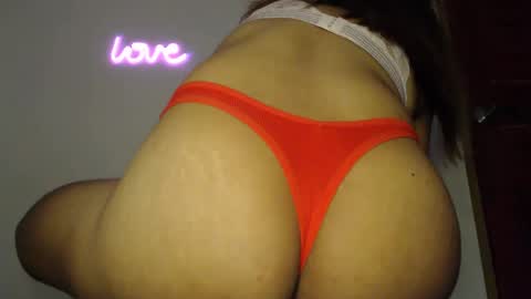 Snapshot of urlovely_hait chatting on December 4, 5:16 am Sham online show from December 4, 5:16 am