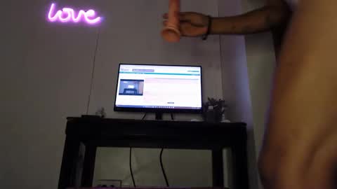 Snapshot of urlovely_hait chatting on December 23, 2:24 am Sham online show from December 23, 2:24 am