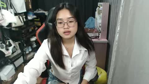 urlovelychinita online show from October 4, 11:58 pm