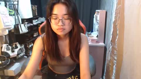 urlovelychinita online show from October 13, 8:42 pm