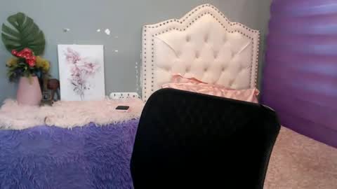 Snapshot of urlovelypinayxxx chatting on June 9, 1:06 am MIYA online show from June 9, 1:06 am
