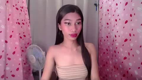 urloverjasmine_xx online show from March 24, 10:48 pm