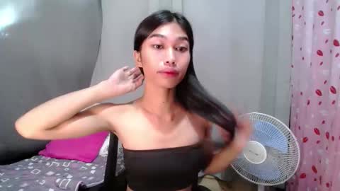urloverjasmine_xx online show from May 21, 11:56 pm