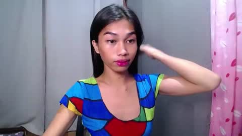 urloverjasmine_xx online show from June 14, 9:06 pm