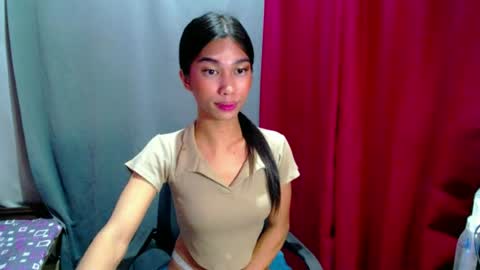 urloverjasmine_xx online show from July 2, 3:51 pm