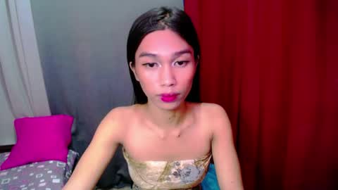 urloverjasmine_xx online show from July 14, 4:28 am