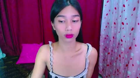 urloverjasmine_xx online show from July 25, 12:58 pm