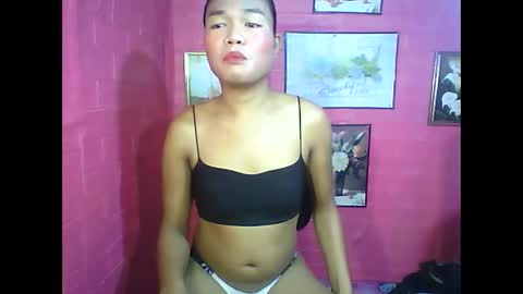 Snapshot of urluckyfuck123 chatting on September 12, 11:04 pm Jasmin online show from September 12, 11:04 pm