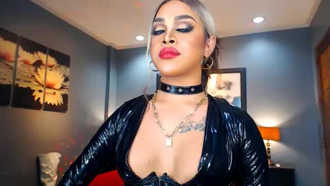 UrMajestyTyra online show from January 10, 2:04 am