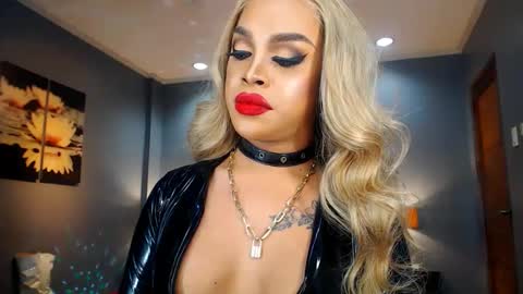 UrMajestyTyra online show from January 17, 5:32 am