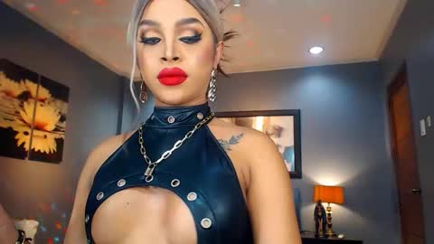 UrMajestyTyra online show from January 19, 11:43 pm