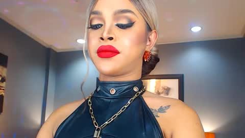 UrMajestyTyra online show from January 22, 1:42 am