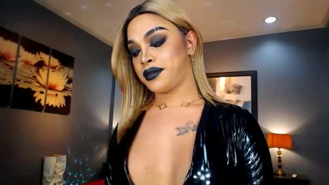 UrMajestyTyra online show from February 1, 2:16 am