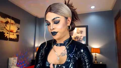 UrMajestyTyra online show from February 2, 9:23 pm