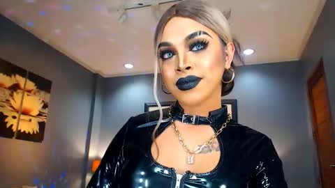 UrMajestyTyra online show from February 3, 12:36 am