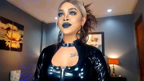 UrMajestyTyra online show from February 5, 12:31 am