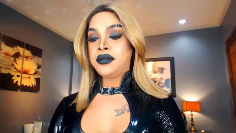 UrMajestyTyra online show from February 11, 7:02 am