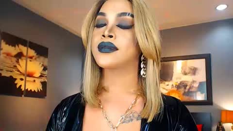 UrMajestyTyra online show from February 12, 4:23 am