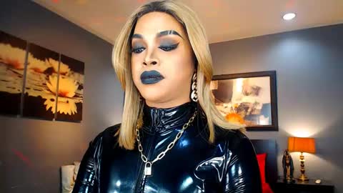 UrMajestyTyra online show from February 12, 7:23 am