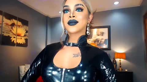 UrMajestyTyra online show from February 16, 12:19 am