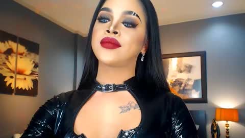 UrMajestyTyra online show from March 5, 1:10 am