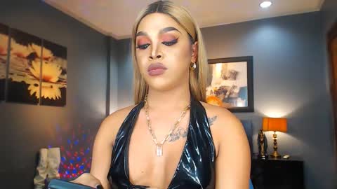 UrMajestyTyra online show from March 7, 4:57 am