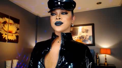 UrMajestyTyra online show from September 30, 1:43 am