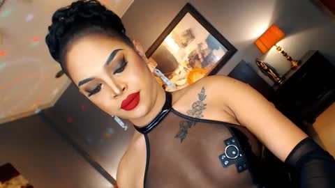 UrMajestyTyra online show from November 24, 1:27 am