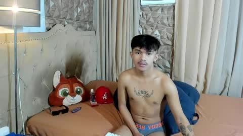 Snapshot of urmasterhardcock chatting on May 25, 5:52 pm urmasterhardcock online show from May 25, 5:52 pm