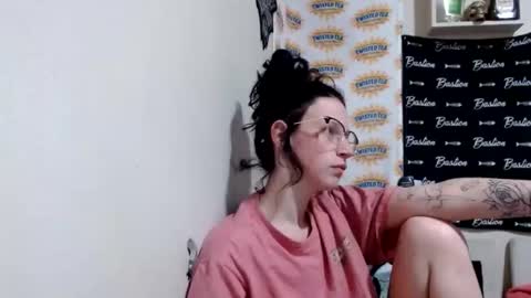 Snapshot of urmomalexx chatting on March 21, 10:24 pm urmomalexx online show from March 21, 10:24 pm