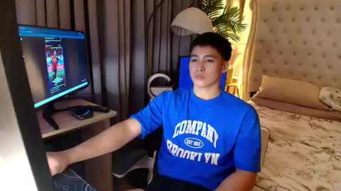 Snapshot of urnatty_guy chatting on July 3, 2:45 pm ander online show from July 3, 2:45 pm