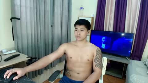 Snapshot of urnatty_guy chatting on July 13, 4:48 am ander online show from July 13, 4:48 am