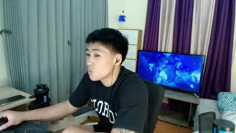 Snapshot of urnatty_guy chatting on July 19, 2:10 pm ander online show from July 19, 2:10 pm