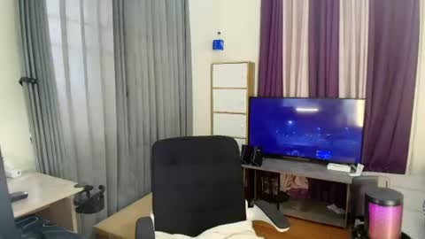 Snapshot of urnatty_guy chatting on July 23, 3:26 am ander online show from July 23, 3:26 am