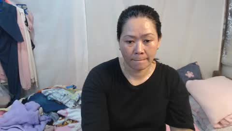 urpinay_singlemother online show from July 12, 10:50 am
