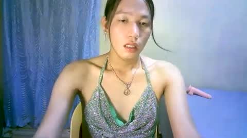 queen julia not into CHEAPGUY online show from December 21, 2:58 pm