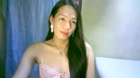 queen julia not into CHEAPGUY online show from February 16, 1:38 pm