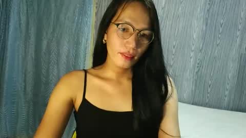queen julia not into CHEAPGUY online show from November 30, 10:19 am