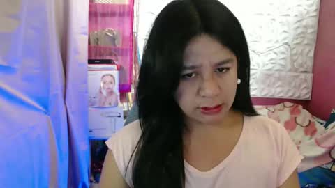 Snapshot of urpinaymistizaxxx chatting on March 17, 2:05 am urpinaymistizaxxx online show from March 17, 2:05 am