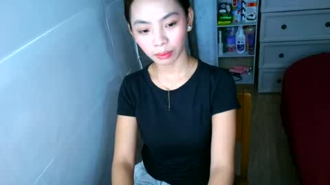 Snapshot of urpinaypearl chatting on June 29, 11:27 pm pearl online show from June 29, 11:27 pm