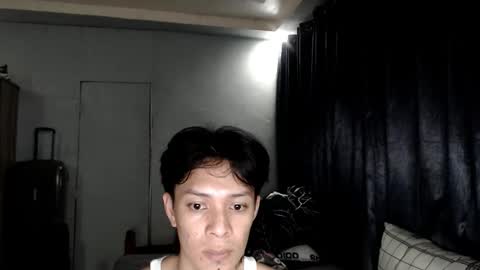 Snapshot of urpinoyasianx chatting on October 19, 1:01 pm Mel online show from October 19, 1:01 pm