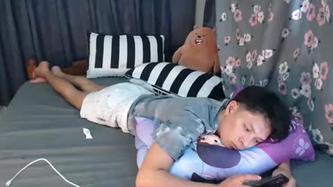 Snapshot of urpinoyasianx chatting on November 7, 2:33 am Mel online show from November 7, 2:33 am