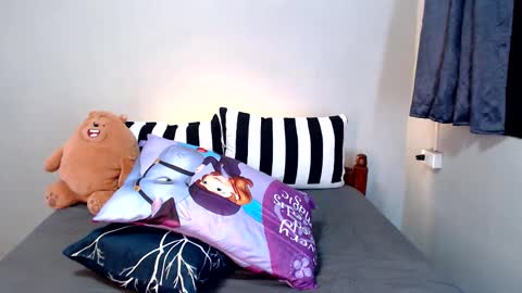 Snapshot of urpinoyasianx chatting on November 10, 11:59 pm Mel online show from November 10, 11:59 pm