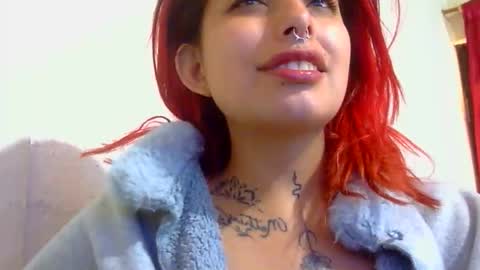 Snapshot of urposesion chatting on October 31, 2:40 pm Aniie online show from October 31, 2:40 pm