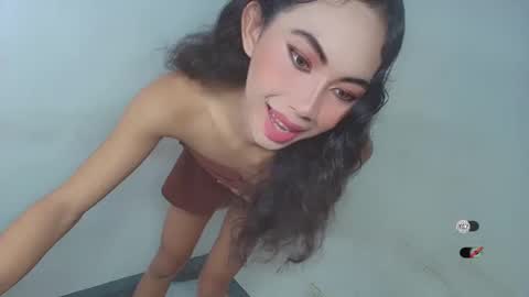 Snapshot of urpretty_mistake chatting on February 15, 5:48 am urpretty_mistake online show from February 15, 5:48 am