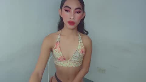 Snapshot of urpretty_mistake chatting on February 20, 5:15 am urpretty_mistake online show from February 20, 5:15 am