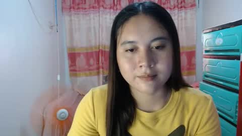 Snapshot of ursain_lyn chatting on March 8, 2:04 am Lyn online show from March 8, 2:04 am